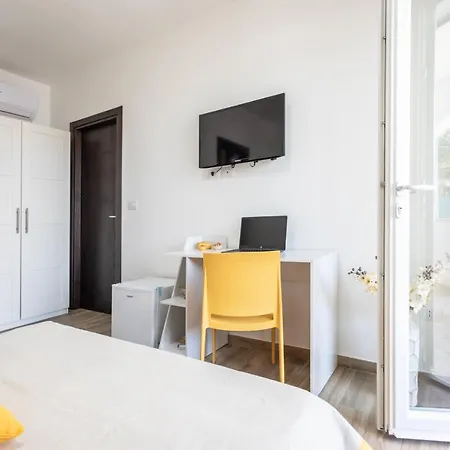 Simonetta A Mancaversa 9pax- Apulia *