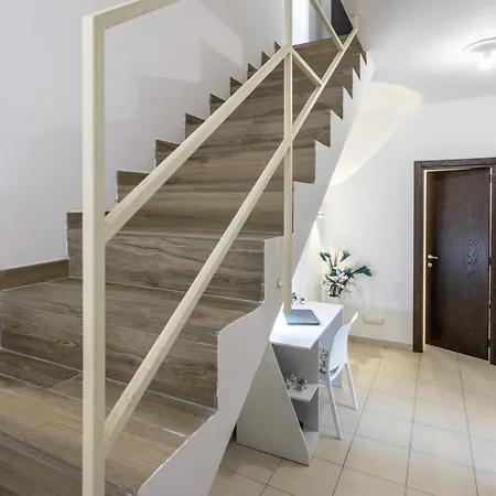 Simonetta A Mancaversa 9pax- Apulia *
