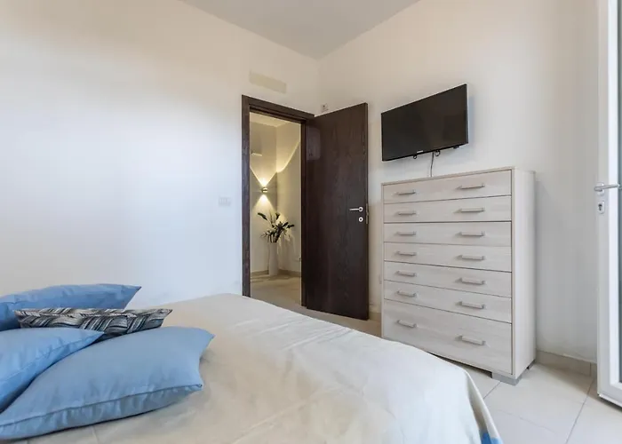 Simonetta A Mancaversa 9pax- Apulia *