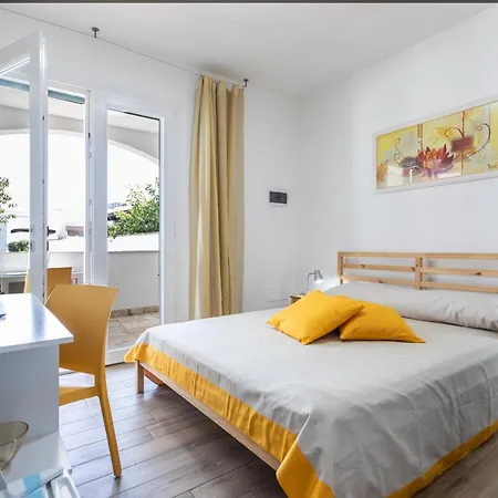 Simonetta A Mancaversa 9pax- Apulia * Marina di Mancaversa