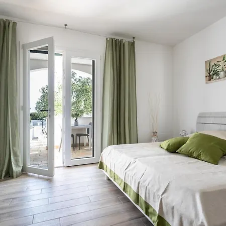 فيلة Simonetta A Mancaversa 9pax- Apulia